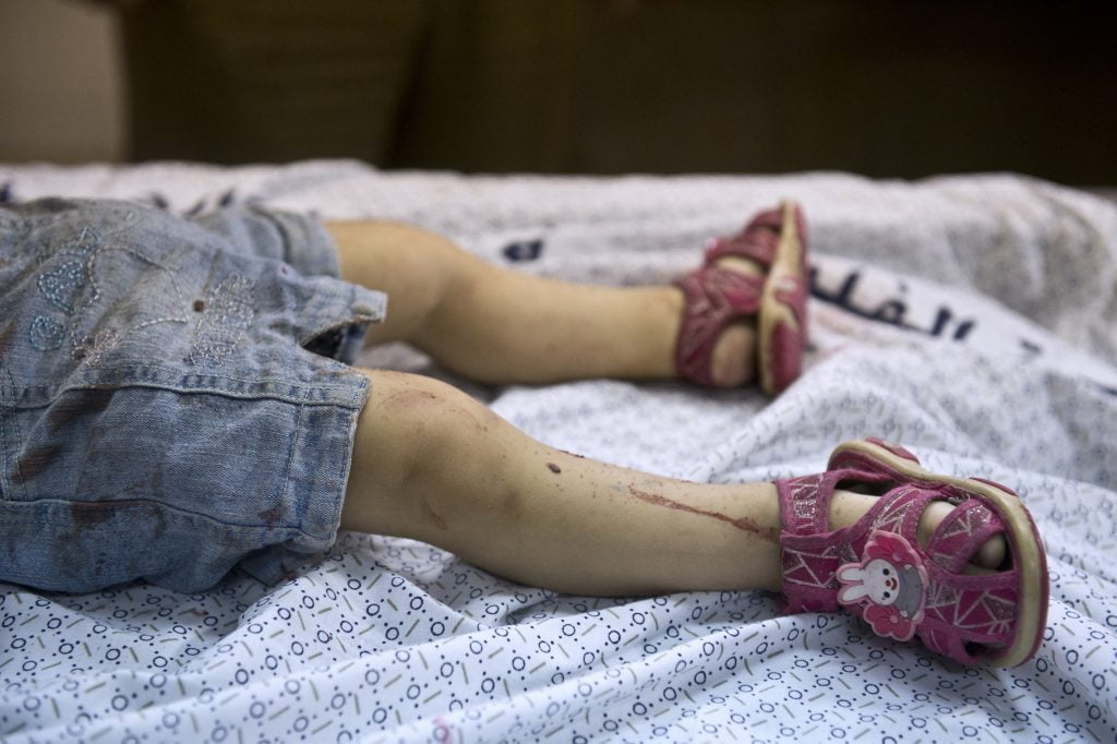 Corps d'une petite fille tuée lors d'une frappe en Palestine - Photo d'illustration
