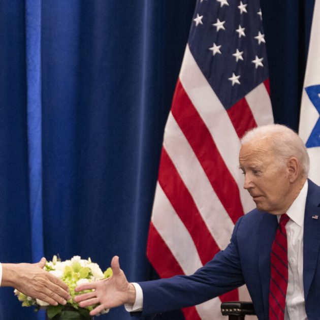 US President Joe Biden shakes hands with Israeli Prime Minister Benjamin Netanyahu as they meet on the sidelines of the 78th United Nations General Assembly in New York City on September 20, 2023. (Photo by Jim WATSON / AFP)