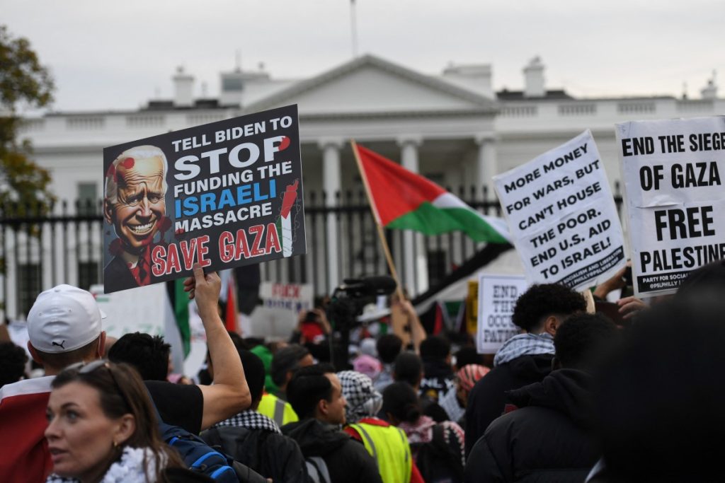 Demonstrators gather in front of the White House during a rally in support of Palestinians in Washington, DC, on November 4, 2023. - Thousands of people, both Israeli and Palestinians, have died since October 7, 2023, after Palestinian Hamas militants based in the Gaza Strip, entered southern Israel in a surprise attack leading Israel to declare war on Hamas in Gaza the following day. (Photo by OLIVIER DOULIERY / AFP)