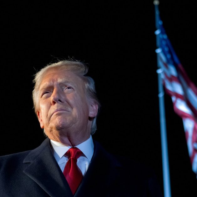 US President Donald Trump speaks to the media as he walks to Marine One prior to departure from the South Lawn of the White House in Washington, DC, October 24, 2025, as he travels on a week-long trip to Asia. (Photo by SAUL LOEB / AFP)