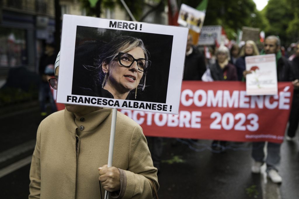 50 organisations juives du monde entier soutiennent Francesca Albanese